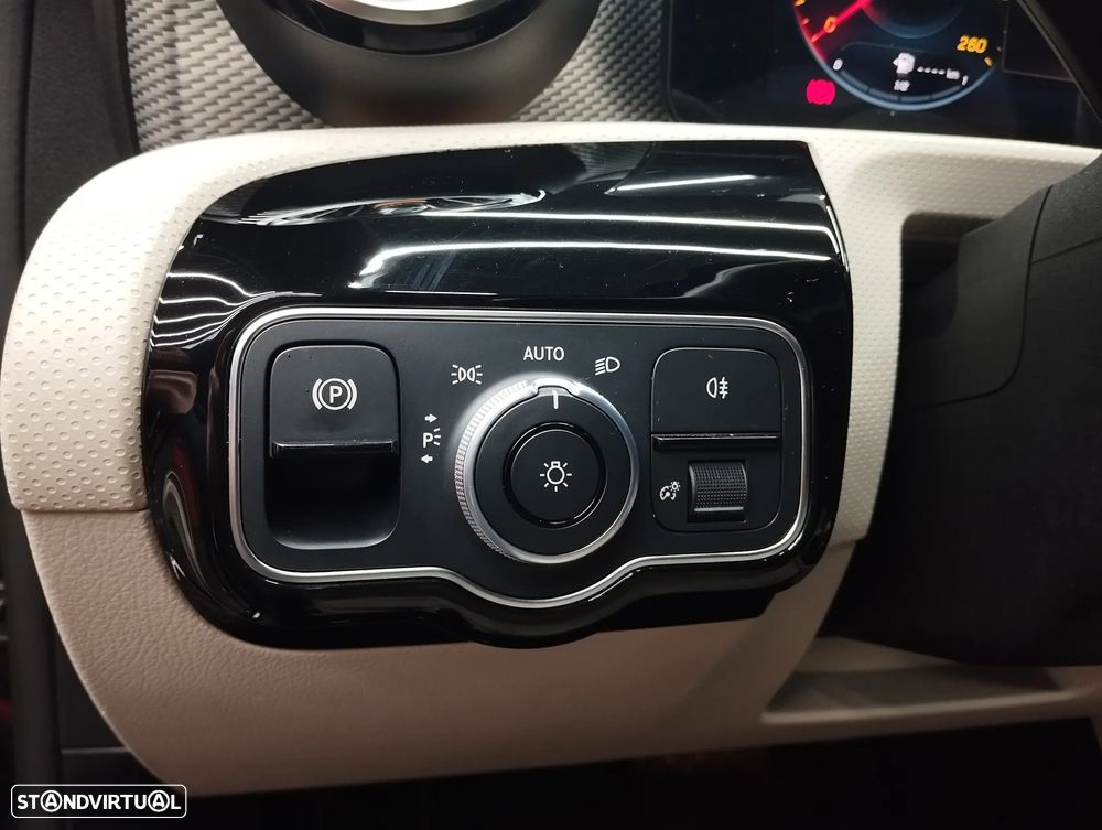 Mercedes-Benz A 250 e Progressive - 19