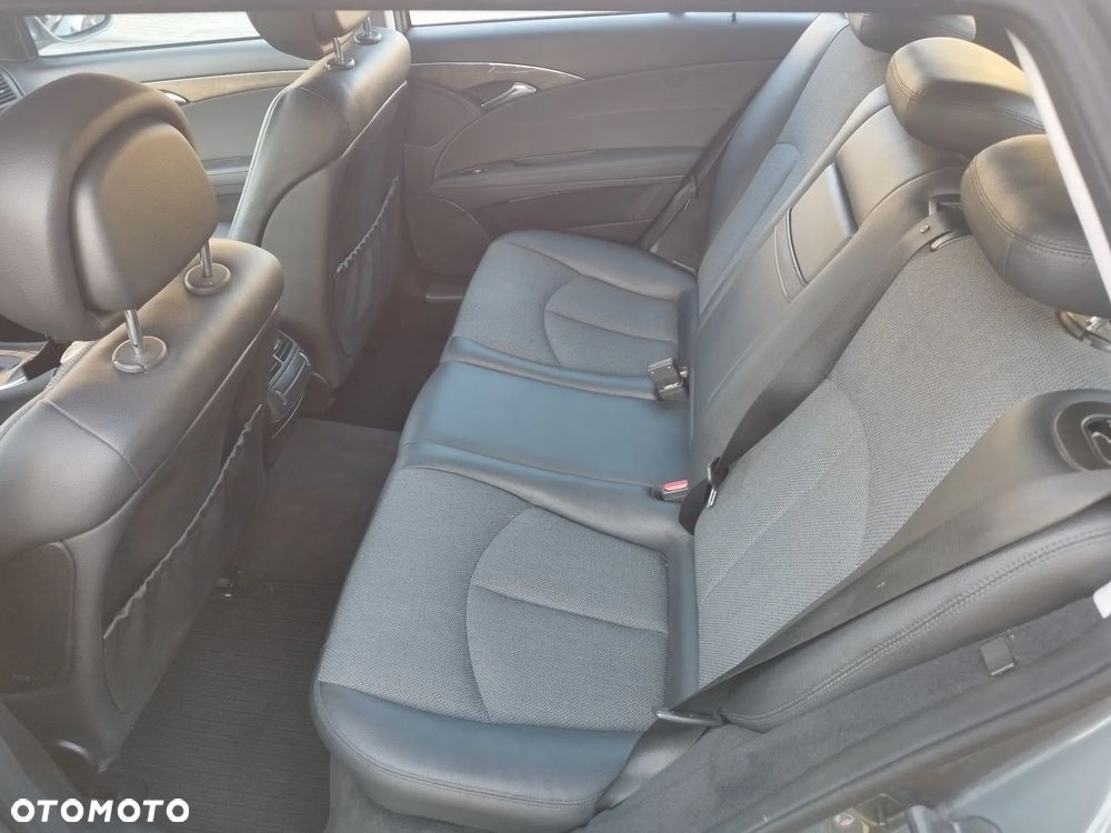 Mercedes-Benz Klasa E 280 CDI 4-Matic Classic - 7