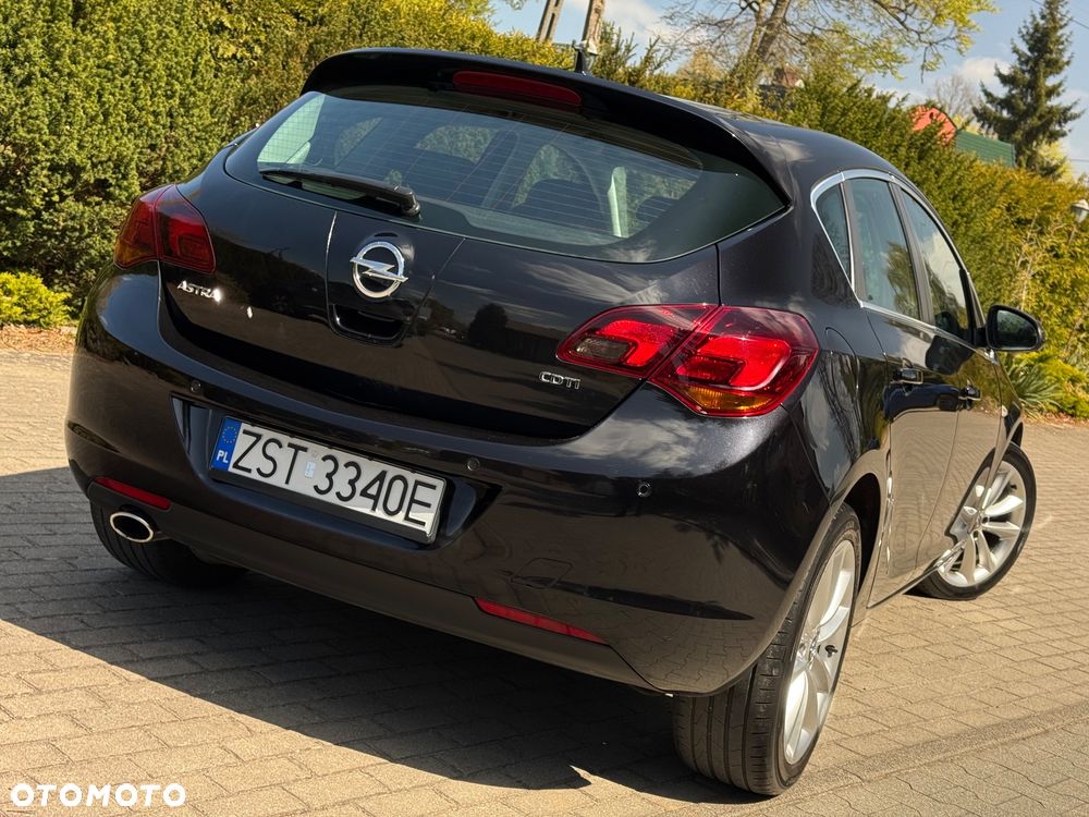 Opel Astra 2.0 CDTI Cosmo - 11