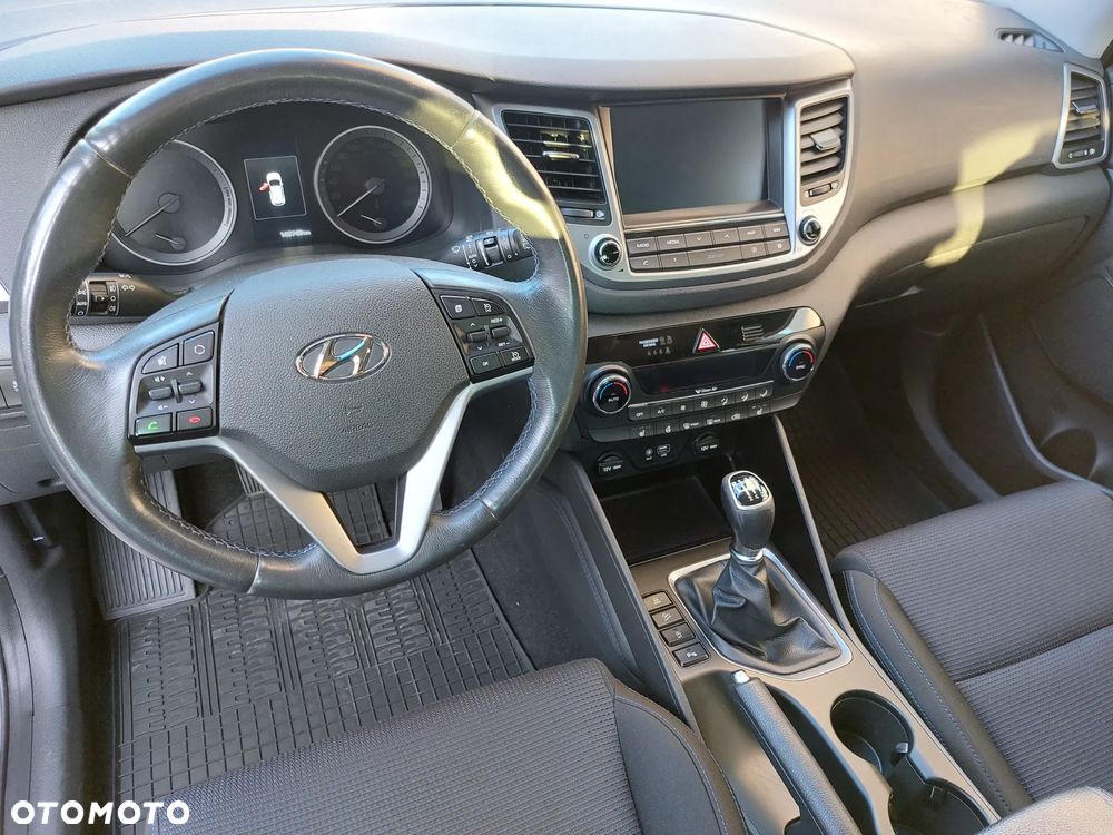 Hyundai Tucson 2.0 CRDI BlueDrive Style 2WD - 10