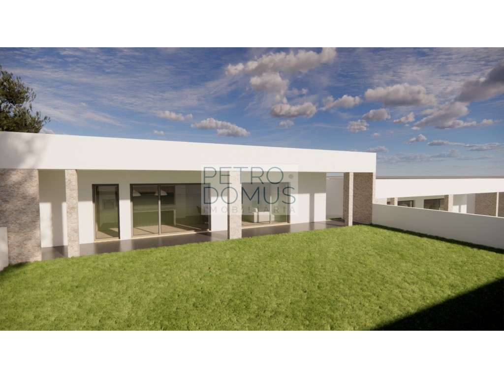 MORADIA T3+1 NOVA COM JARDIM E GARAGEM EM LEIRIA - Grande imagem: 2/10