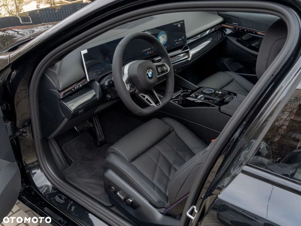 BMW Seria 5 540d xDrive mHEV M Sport - 24