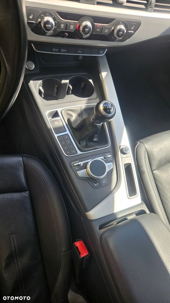 Audi A4 Avant 2.0 TDI design - 19