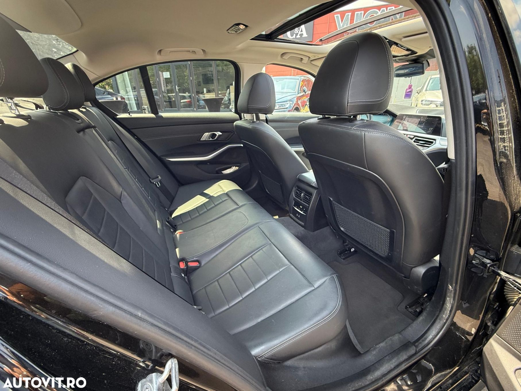 BMW Seria 3 320d xDrive AT Luxury Line - 17