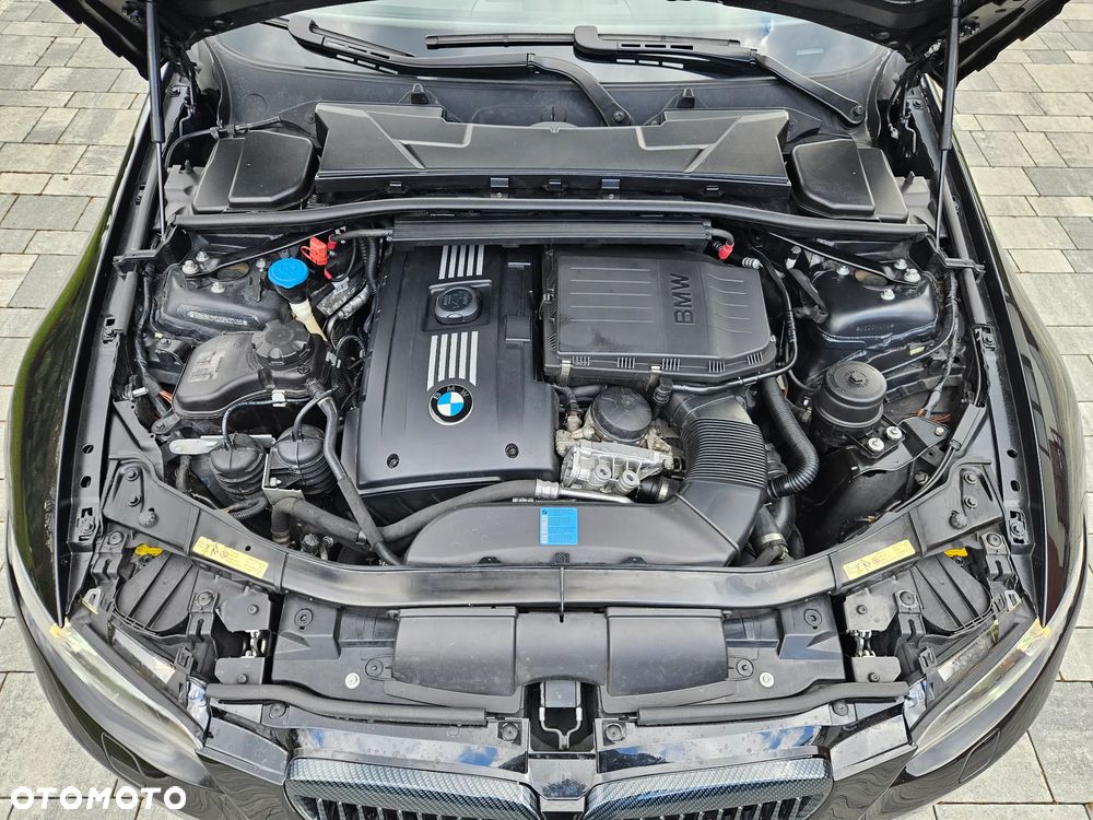 BMW Seria 3 335i - 24
