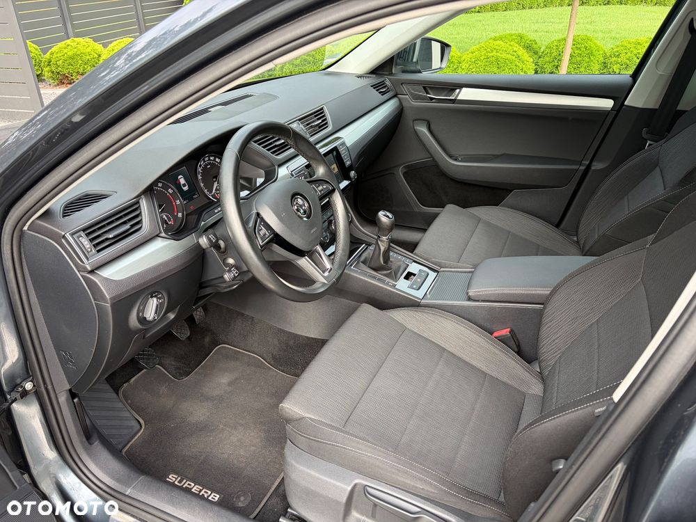 Skoda Superb ver-1-4-tsi-act-ambition - 11
