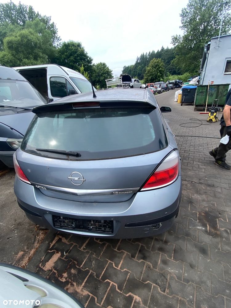Opel Astra H na części - 3