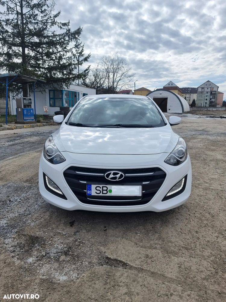 Hyundai i30 1.4 100CP 5DR M/T Comfort+ - 1