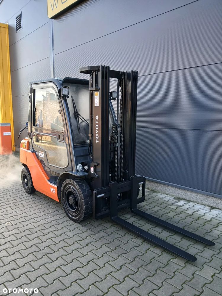 Toyota 02-8FGF25 - 3