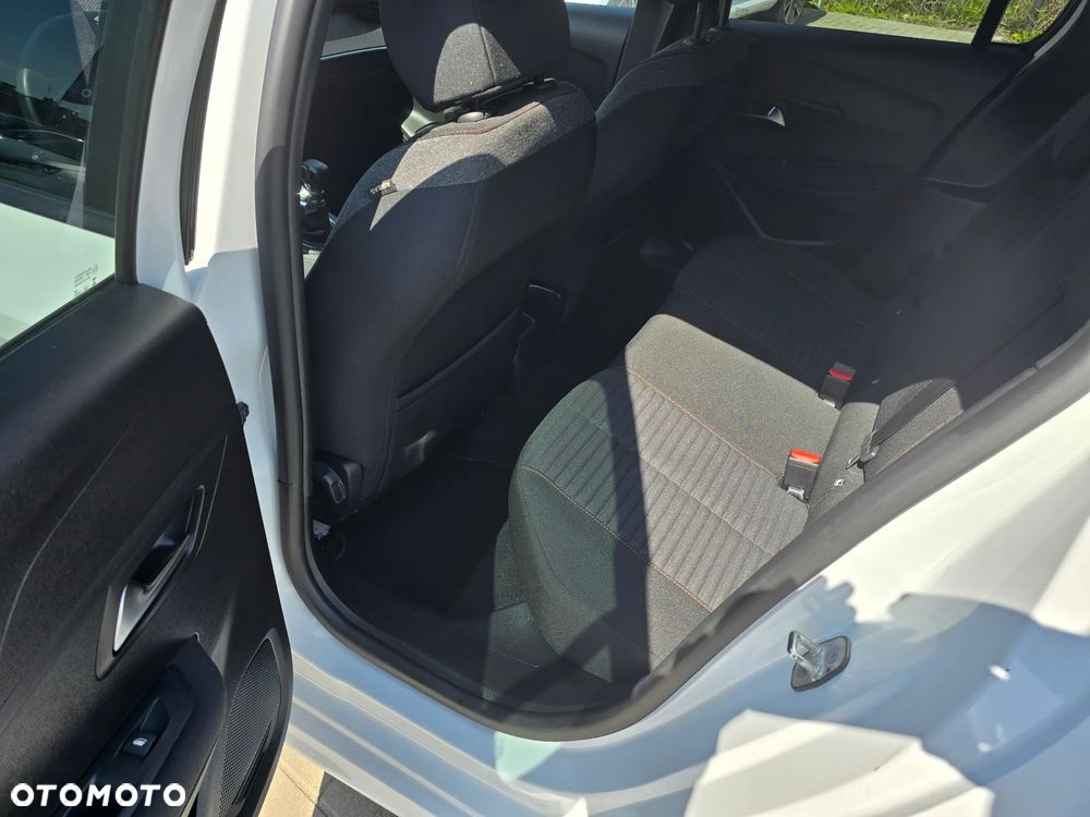 Peugeot 208 - 9