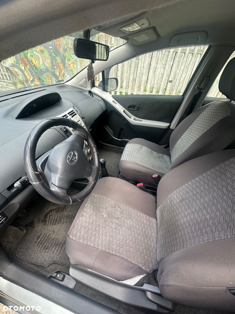 Toyota Yaris - 20