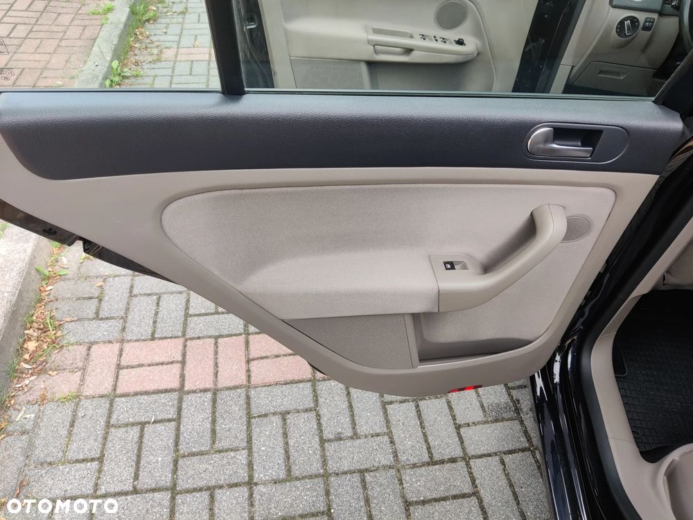 Volkswagen Golf Plus 1.4 TSI DSG Comfortline - 23