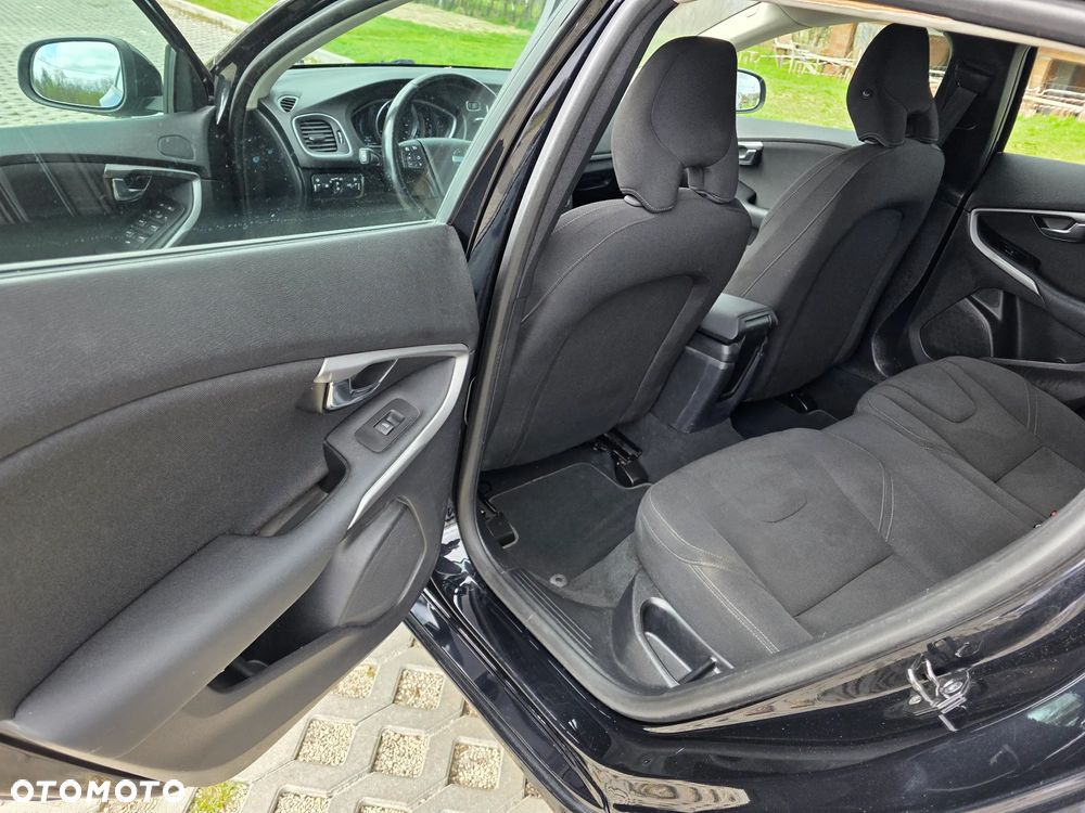 Volvo V40 D2 Momentum - 11