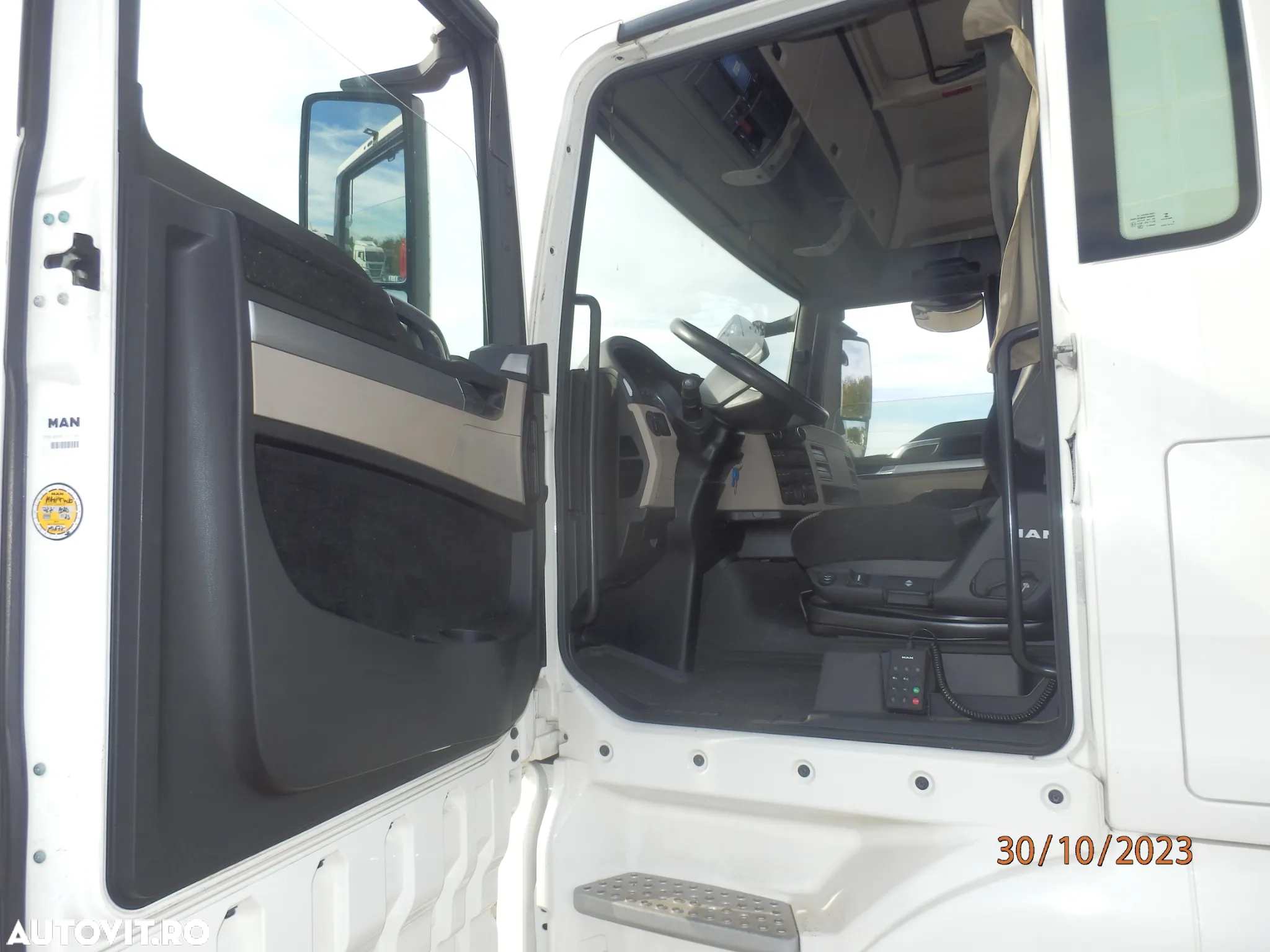 MAN TGX 18.460 MEGA Low Deck - 13