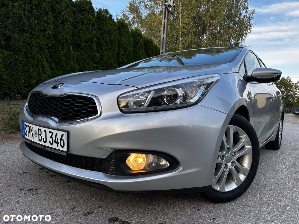 Kia Ceed 1.6 GDI Fifa World Cup Edition - 1