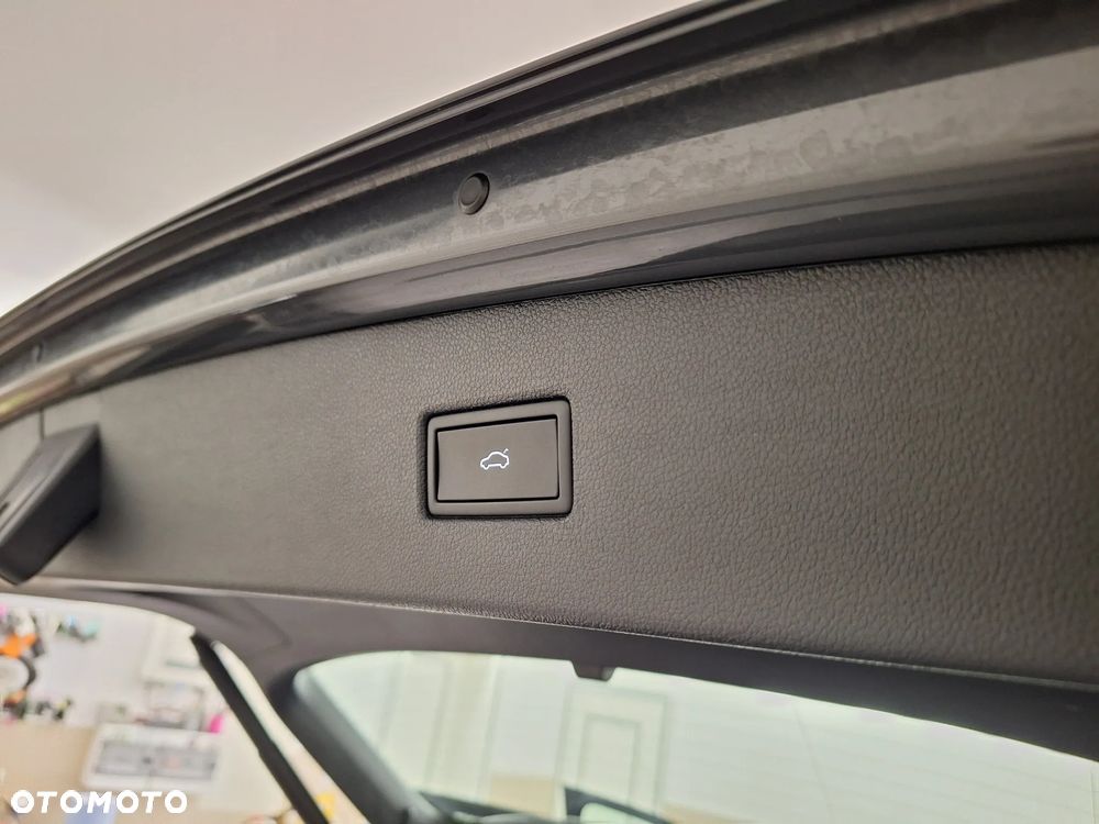 Volkswagen Tiguan 2.0 TDI SCR 4MotION DSG Elegance - 28