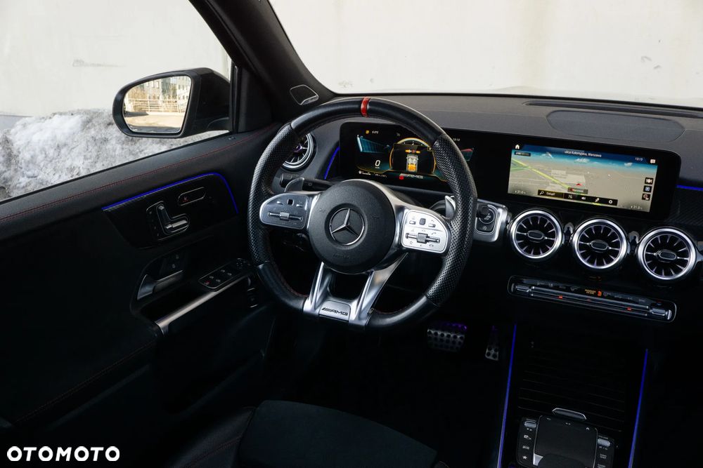Mercedes-Benz GLB - 21