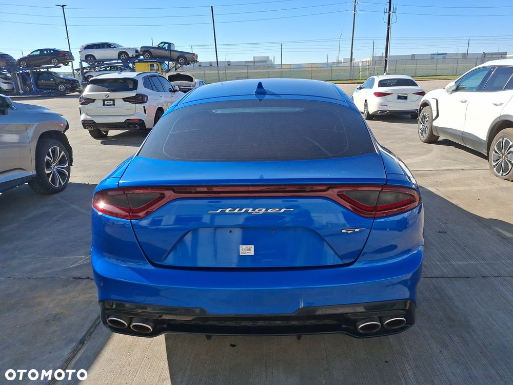 Kia Stinger - 9