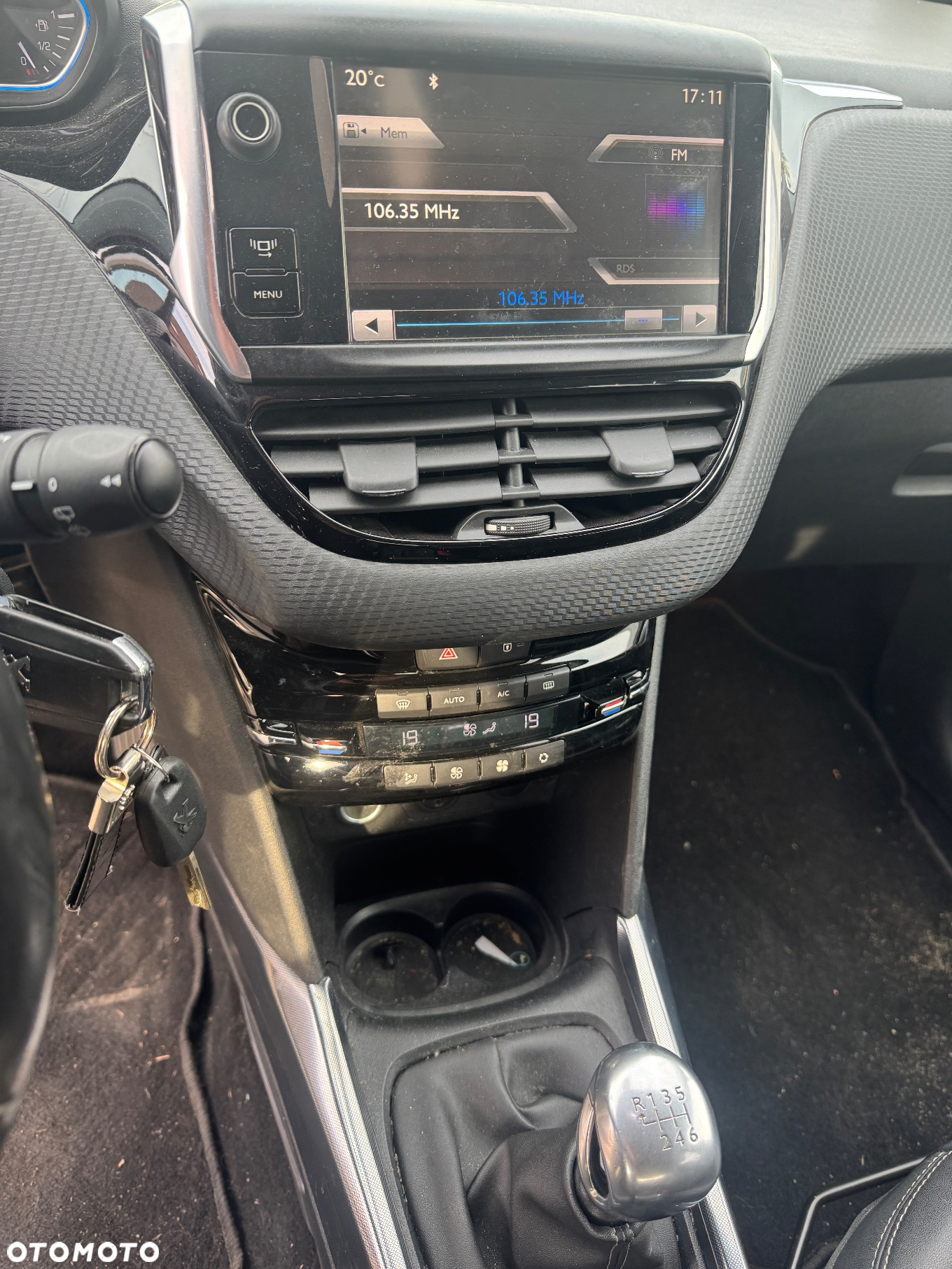 Peugeot 2008 e-HDi FAP 115 STOP & START Allure - 9