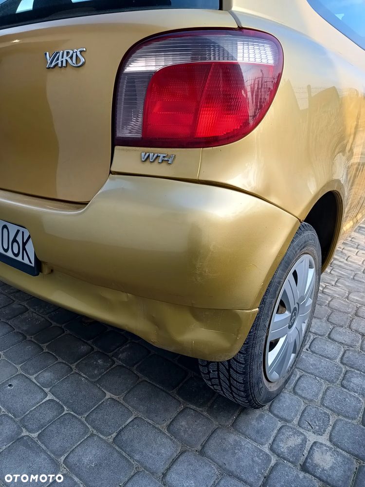 Toyota Yaris 1.0 Base - 9