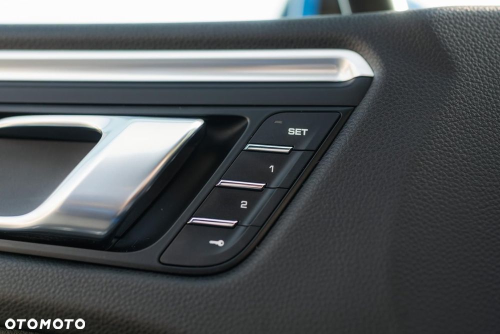 Porsche Macan Standard - 30