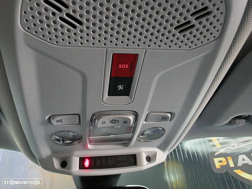 Peugeot 2008 1.5 BlueHDi Allure Pack EAT8 - 34