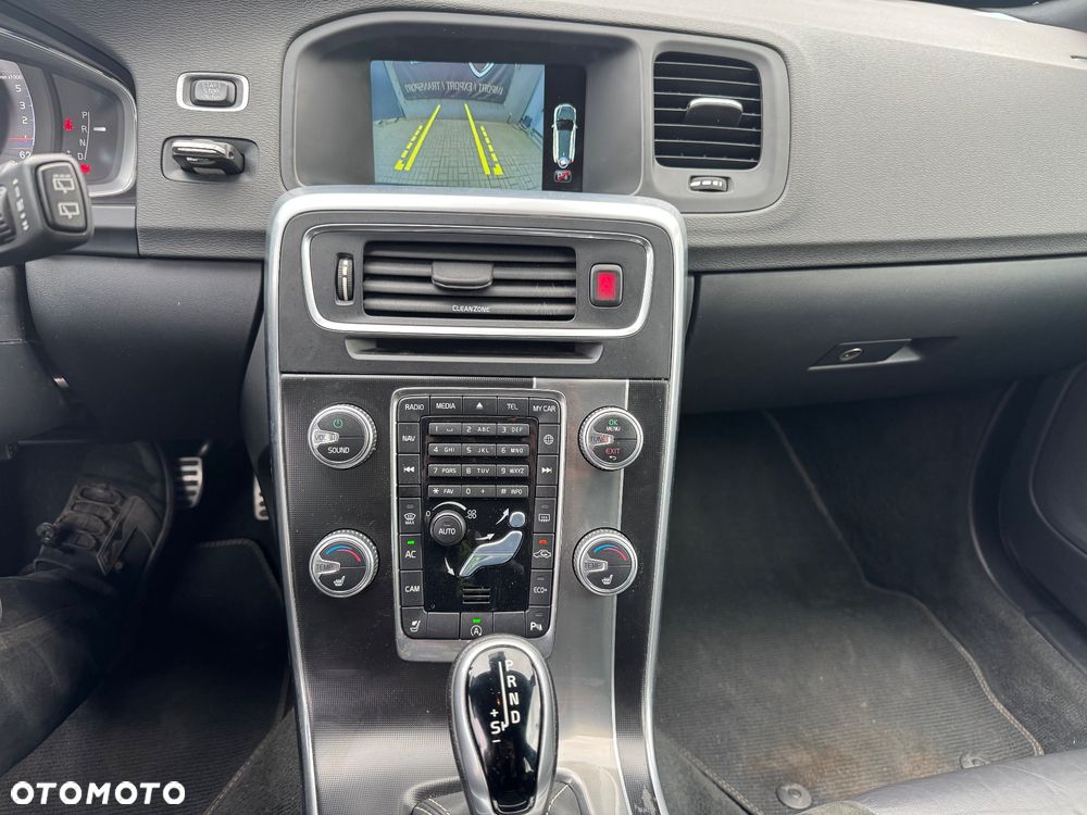 Volvo V60 D4 Geartronic RDesign - 21