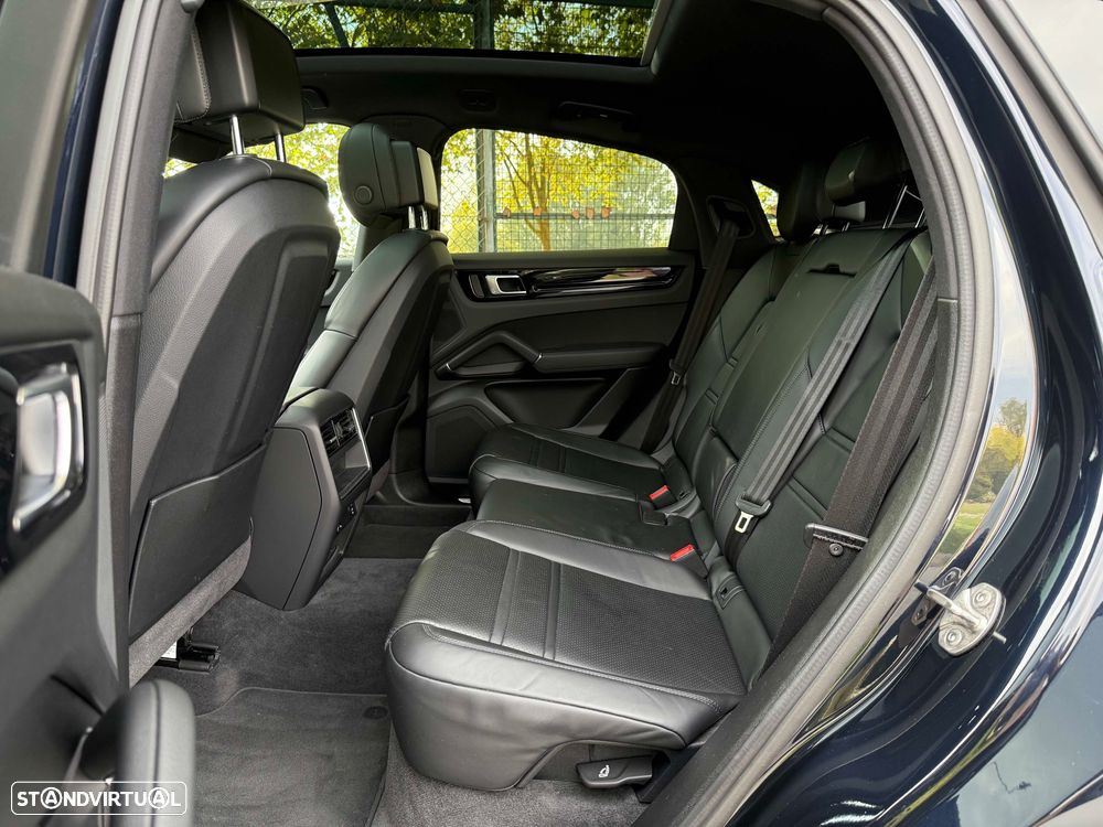 Porsche Cayenne Coupé E-Hybrid - 18