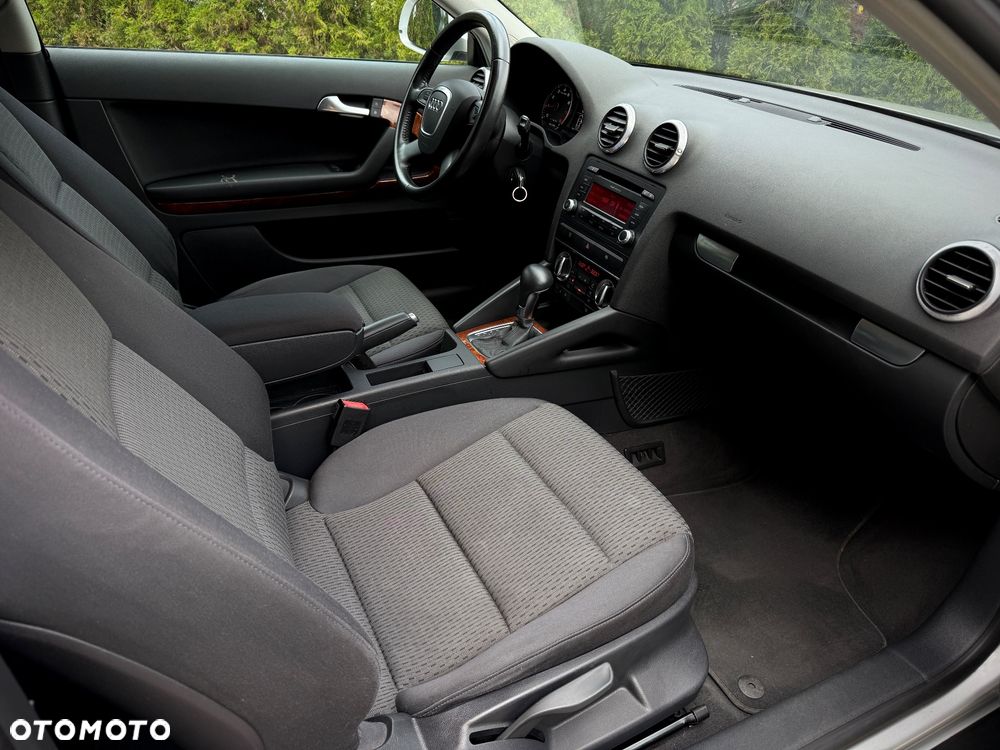 Audi A3 3-drzwiowe 1.6 S tronic Ambiente - 20