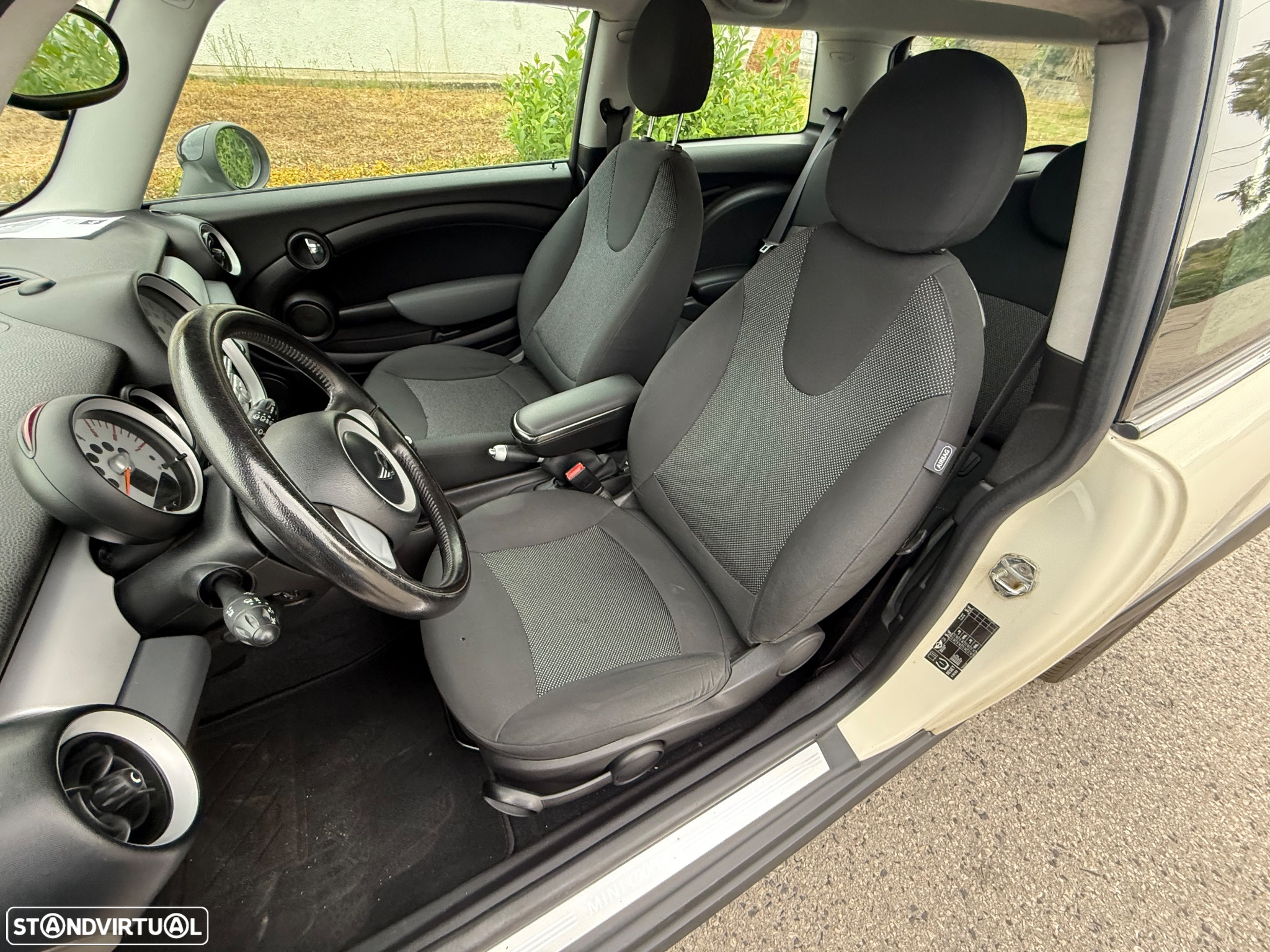 MINI 3 Portas Cooper D - 8