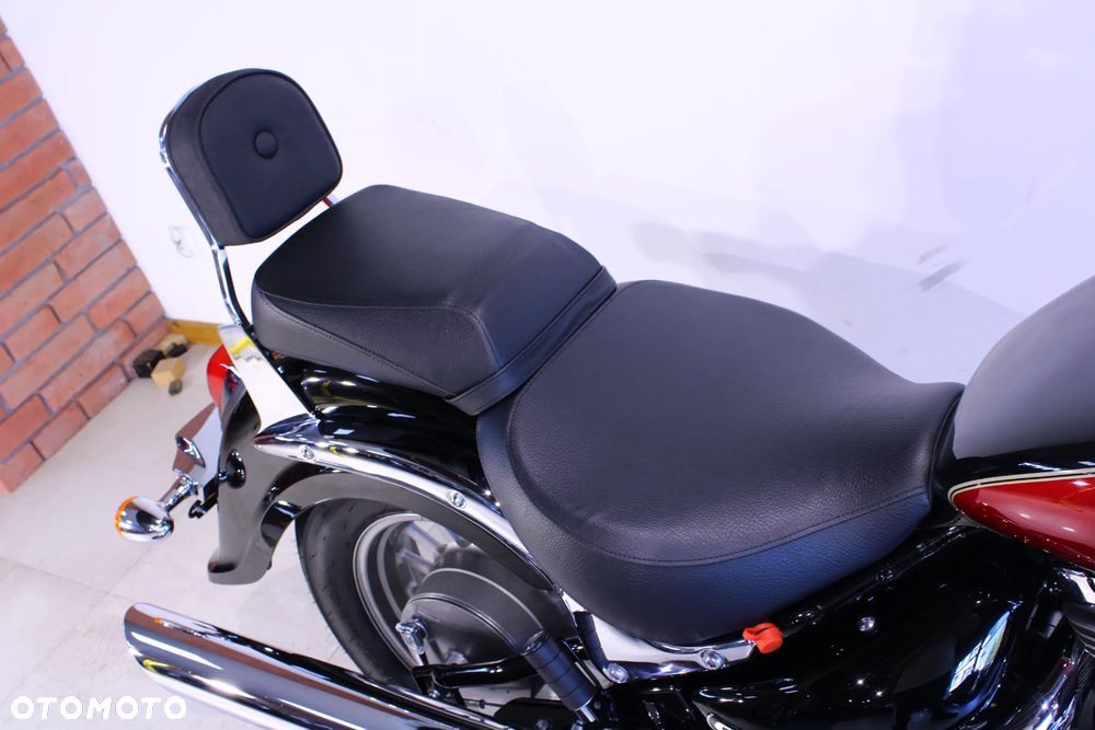 Suzuki Intruder - 14