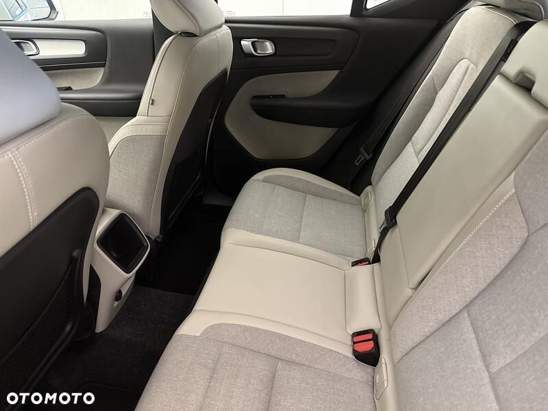 Volvo XC 40 T4 AWD Momentum Pro - 20