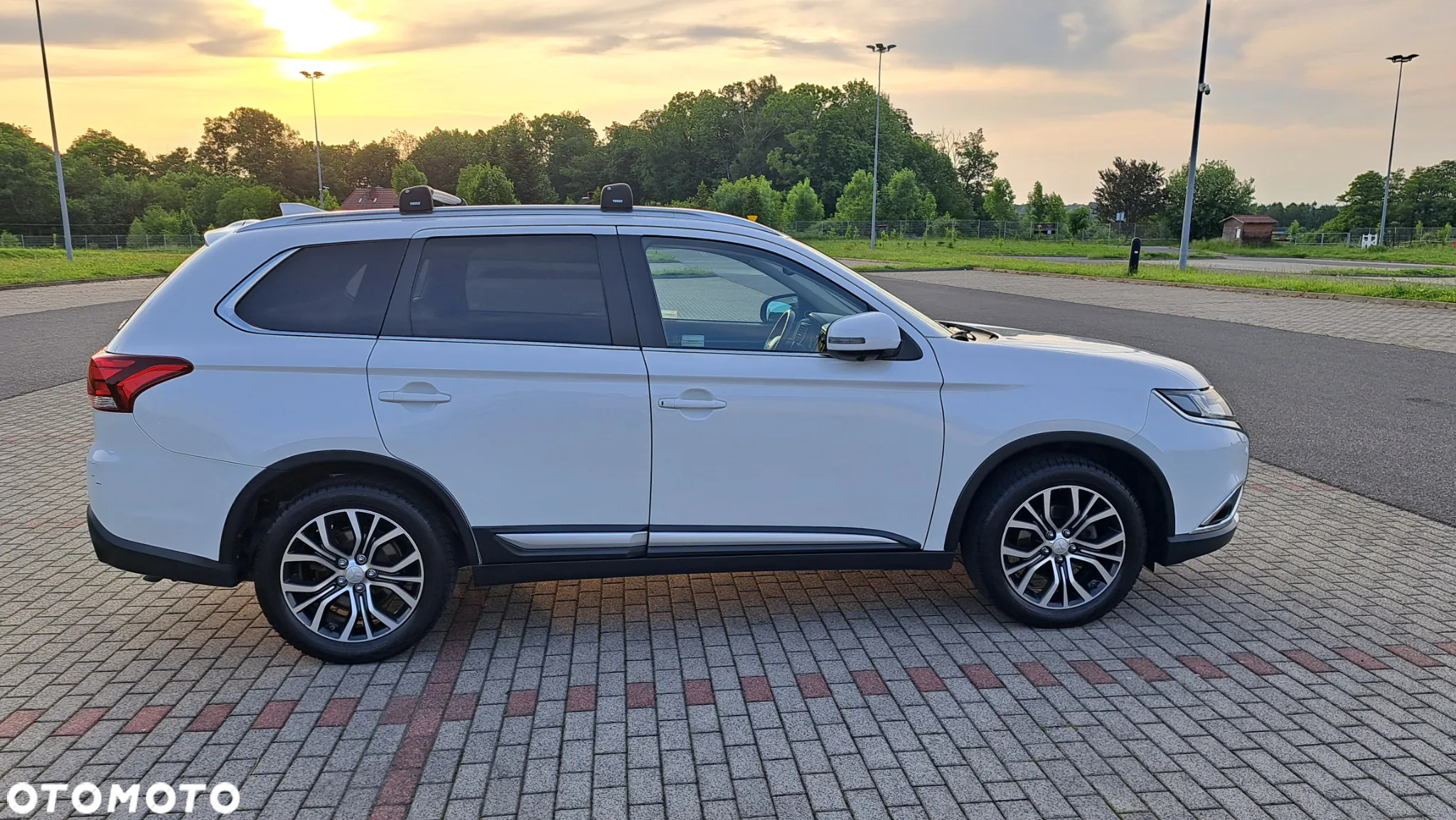Mitsubishi Outlander 2.0 Instyle Navi 4WD CVT - 7