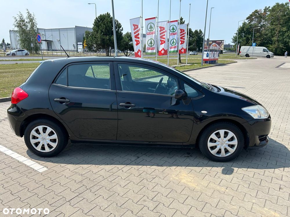 Toyota Auris 1.33 VVT-i Terra - 8