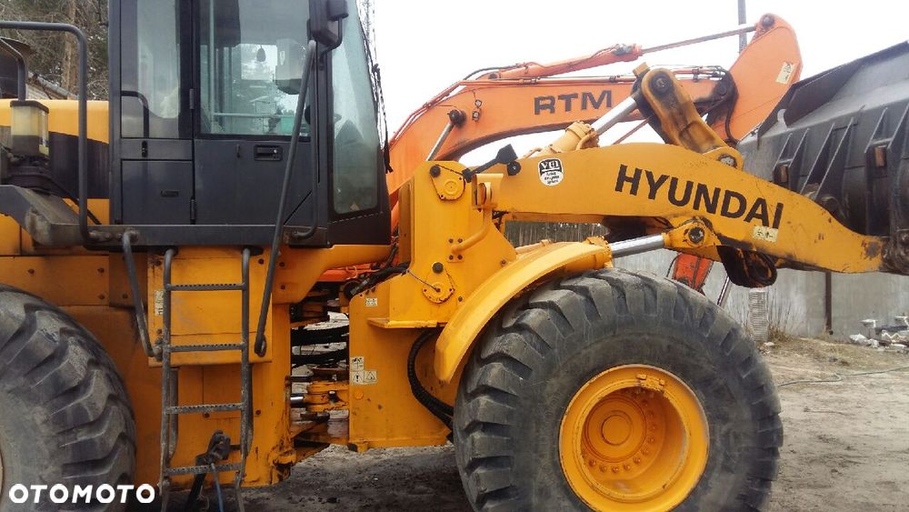 Hyundai HL77077A - 1