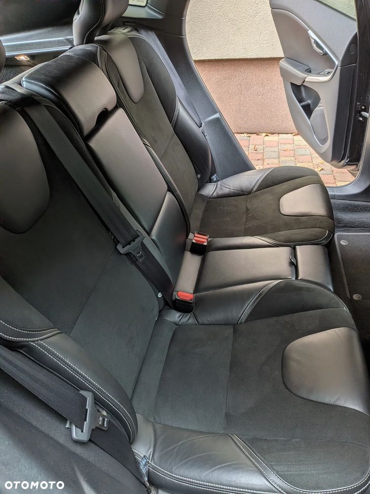 Volvo V40 D3 R-Design Summum - 15