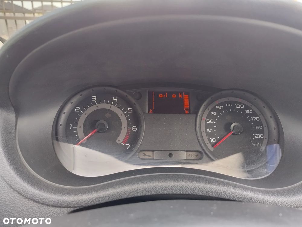 Renault Clio 1.2 16V Alize - 9