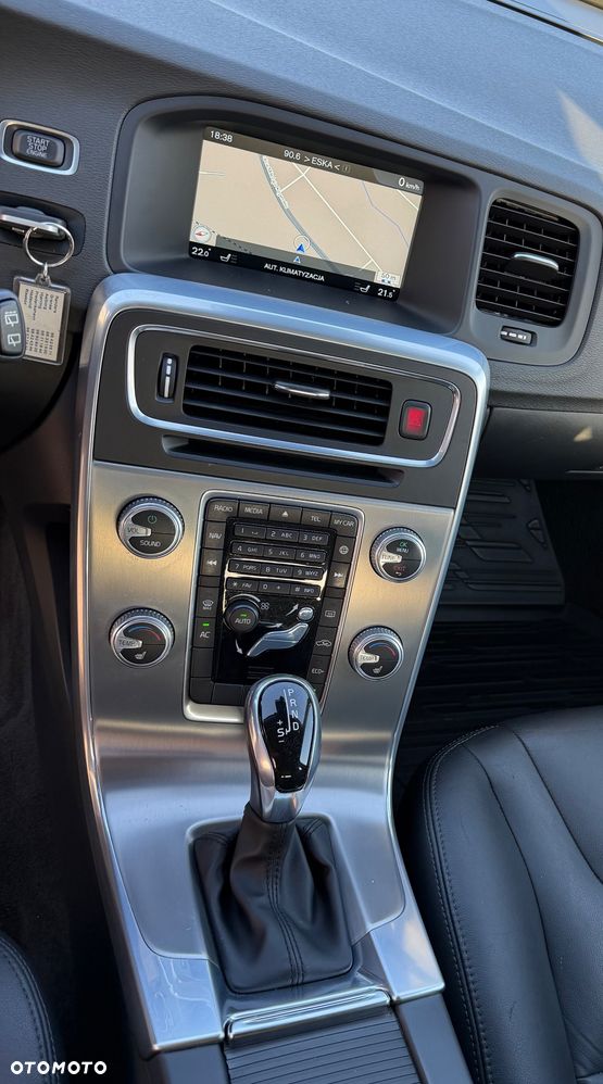 Volvo V60 D4 Drive-E Momentum - 15
