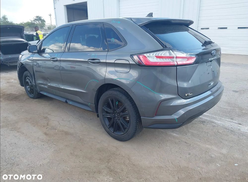 Ford Edge - 5