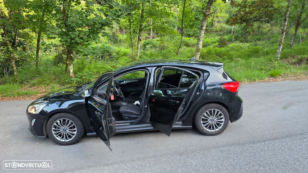 Ford Focus 1.0 EcoBoost S&S ST-LINE X - 27