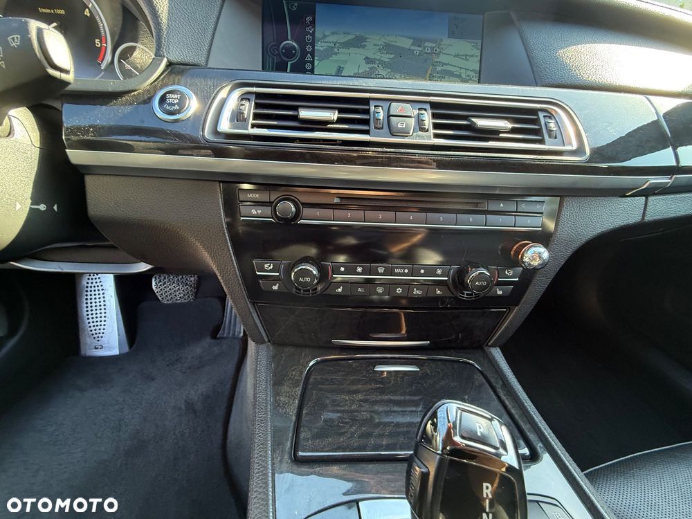 BMW Seria 7 - 24