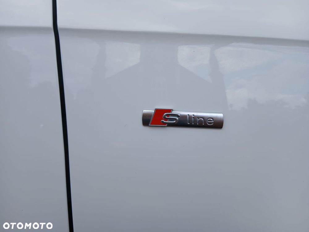 Audi A4 Avant 3.0 TDI DPF clean diesel quattro S tronic S line Sportpaket - 11