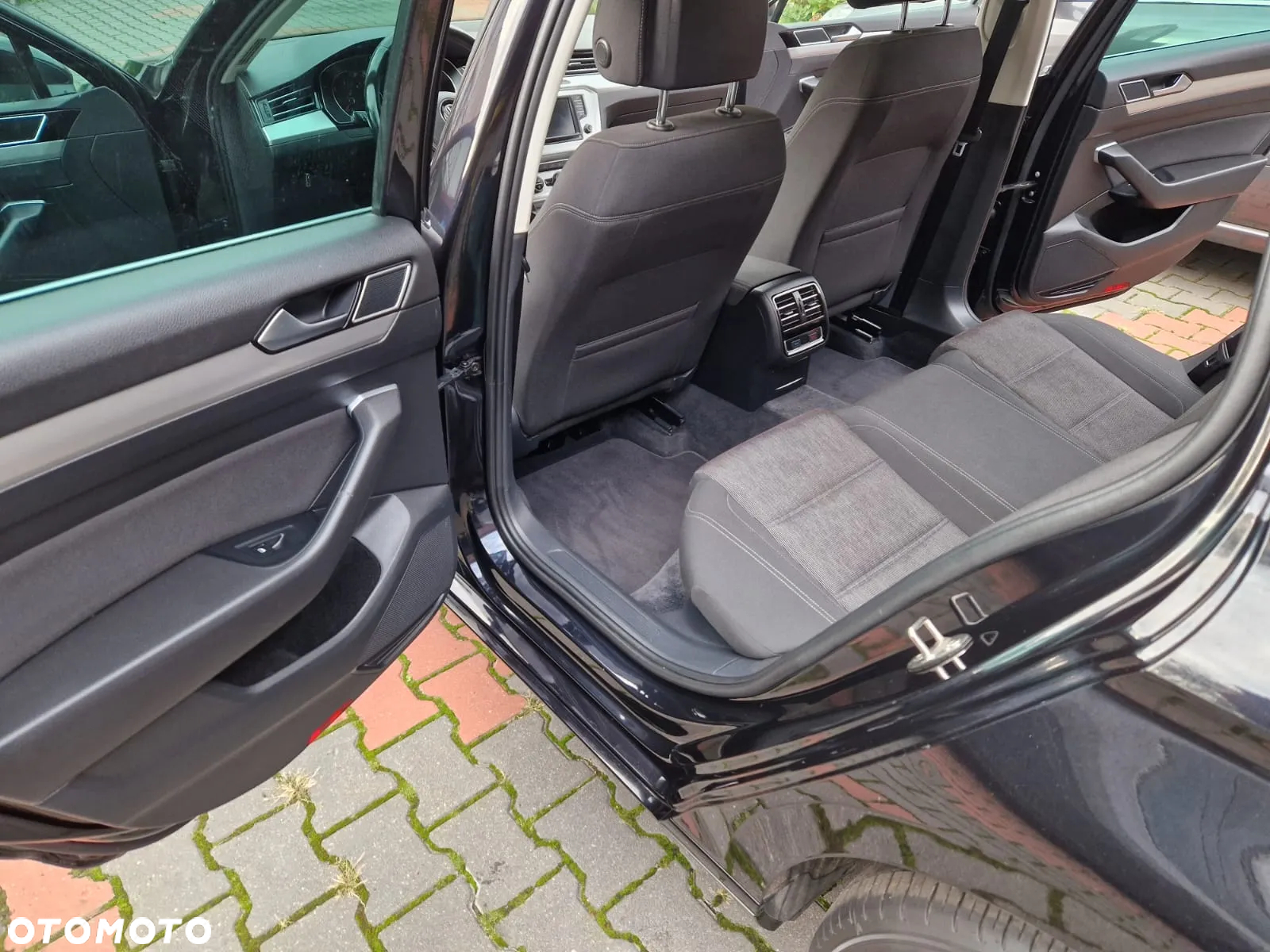 Volkswagen Passat - 17