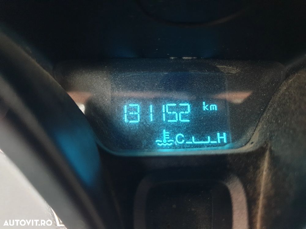 Ford Tourneo Courier - 27