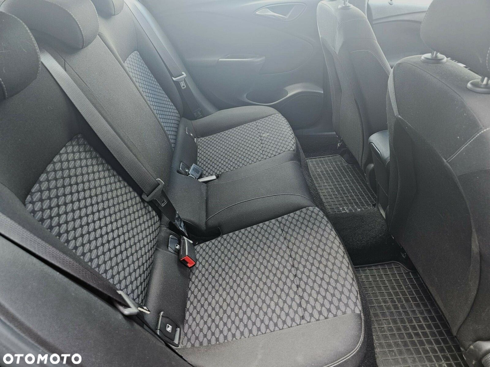 Opel Astra V 1.4 T Dynamic S&S - 11