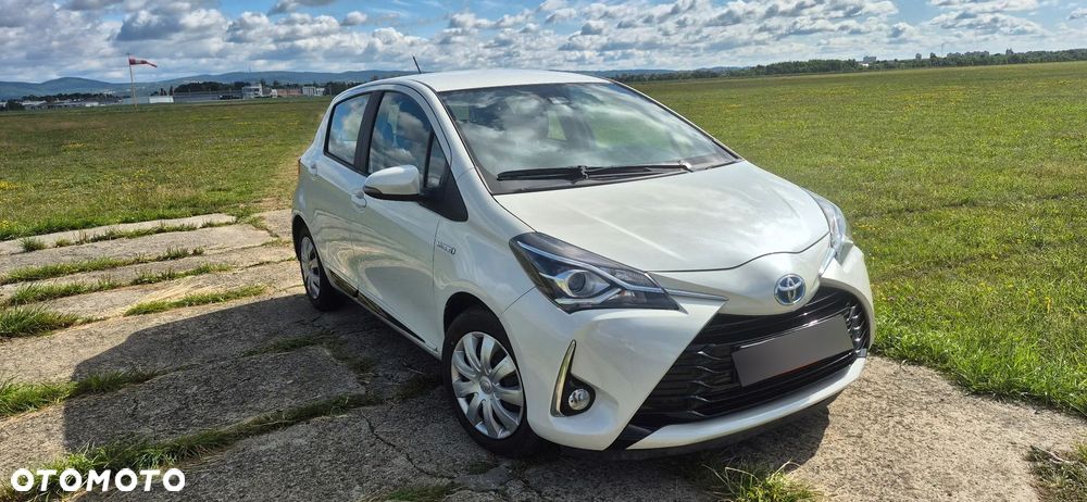 Toyota Yaris Hybrid 100 Active - 1
