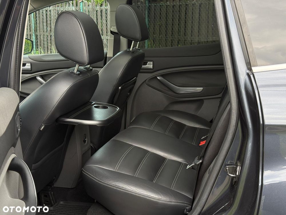Ford Kuga 2.0 TDCi 2x4 Titanium - 22