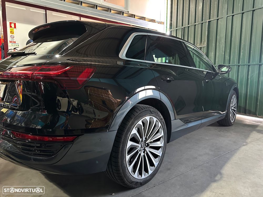 Audi Q8 e-Tron 55 quattro Advanced - 4