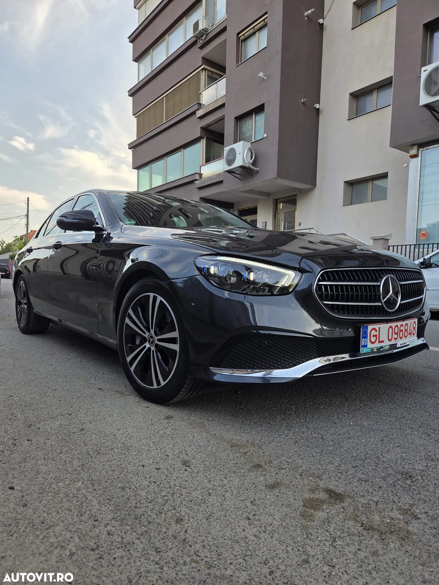 Mercedes-Benz E 400 d 4Matic T 9G-TRONIC - 2