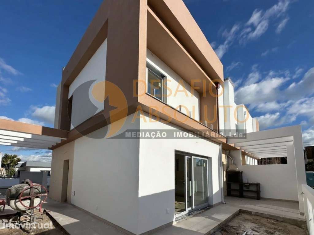 Moradia Geminada T4 Duplex, Gaveto. Pinhal General - Grande imagem: 2/17